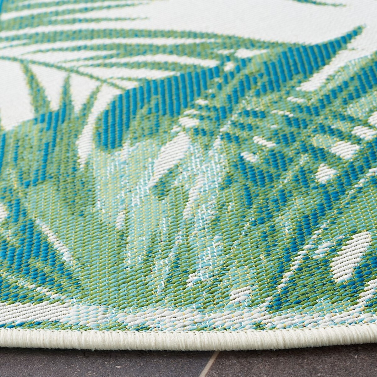  Safavieh Barbados 592 Indoor / Outdoor Rug - Green / Teal - Bonton