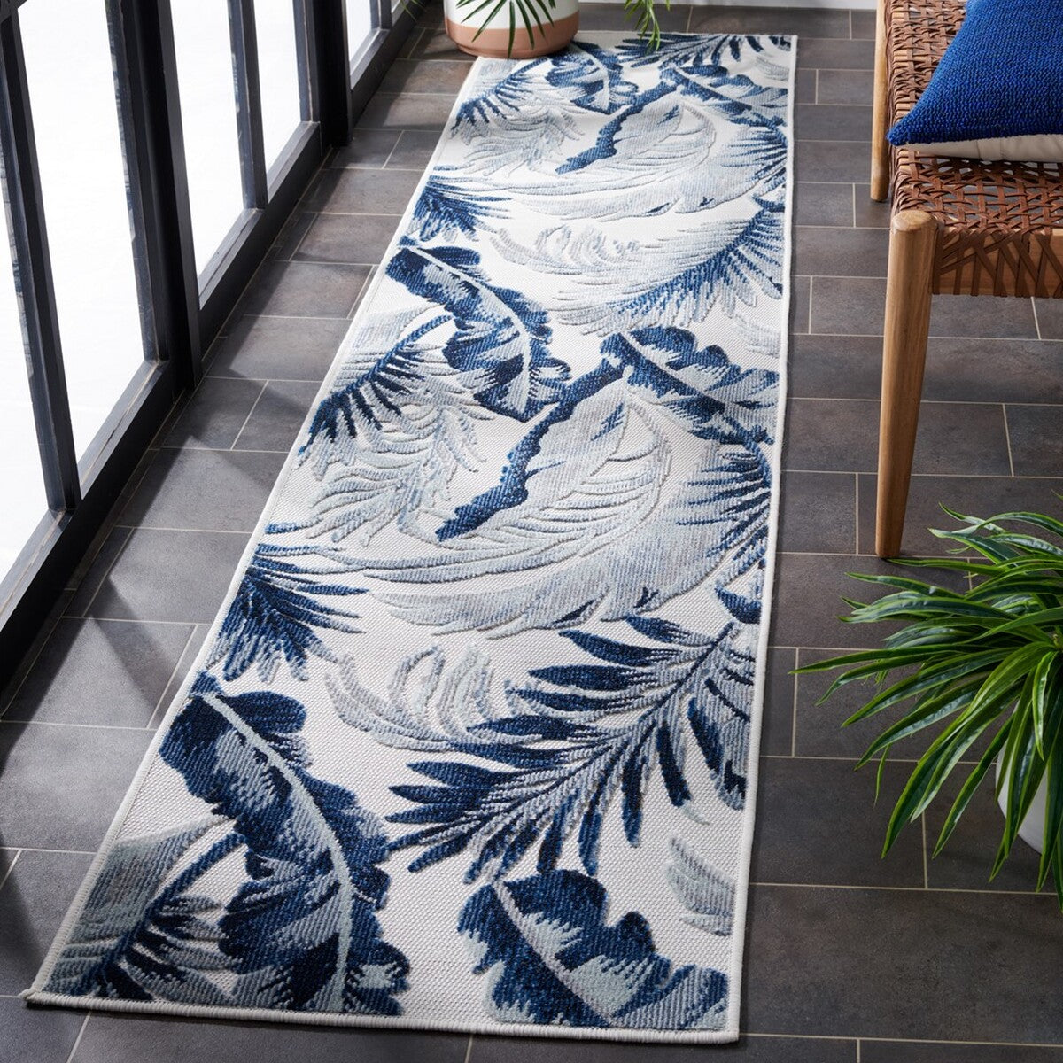  Safavieh Cabana 452 Indoor / Outdoor Rug - Ivory / Navy - Bonton