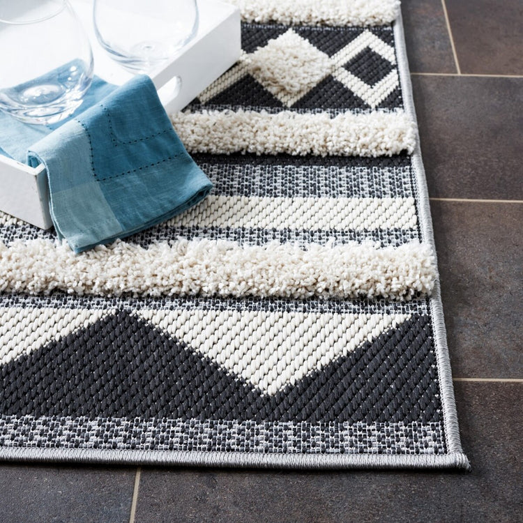Cottage 204 Indoor / Outdoor Rug