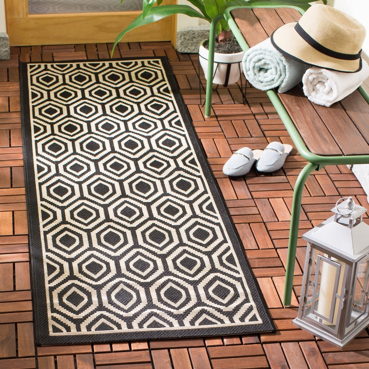  Safavieh Courtyard 6902 Indoor / Outdoor Rug - Navy / Beige - Bonton