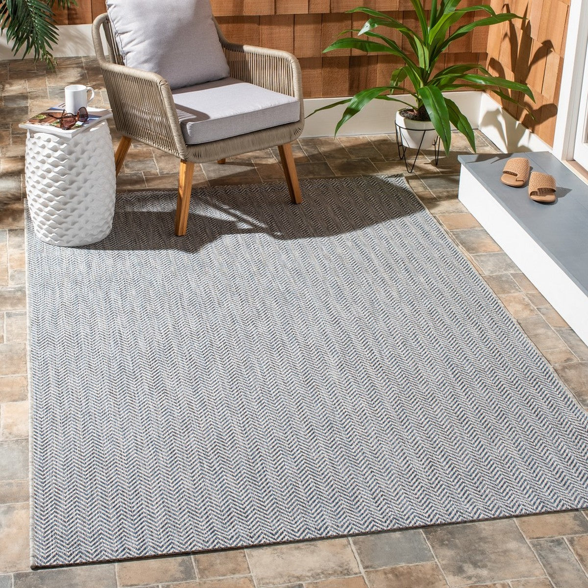  Safavieh Courtyard 8022 Indoor / Outdoor Rug - Grey / Navy - Bonton