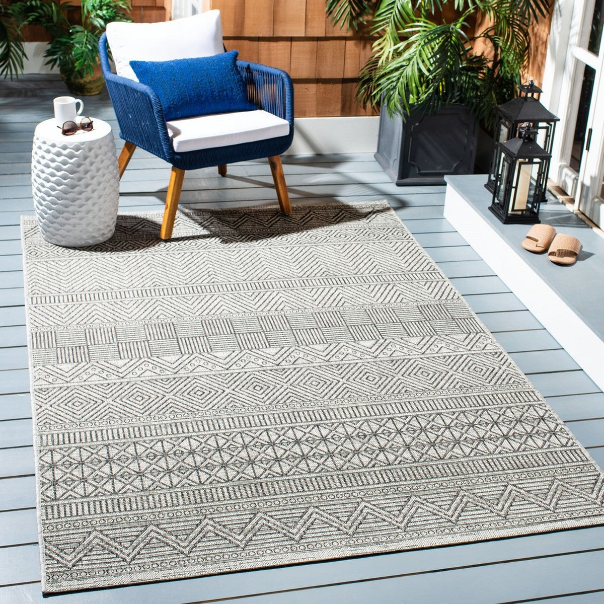  Safavieh Courtyard 8196 Indoor / Outdoor Rug - Ivory / Navy - Bonton