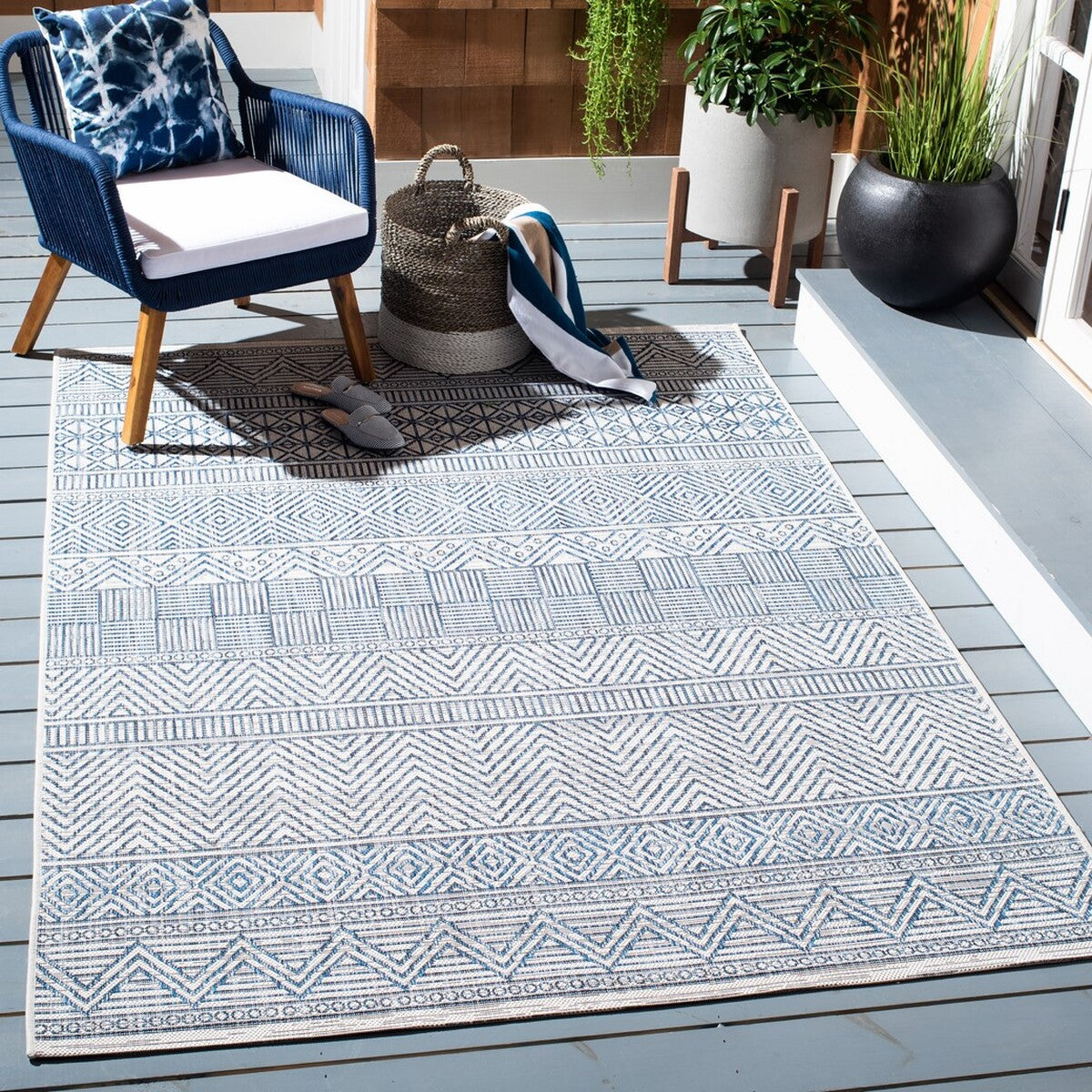  Safavieh Courtyard 8196 Indoor / Outdoor Rug - Ivory / Navy - Bonton