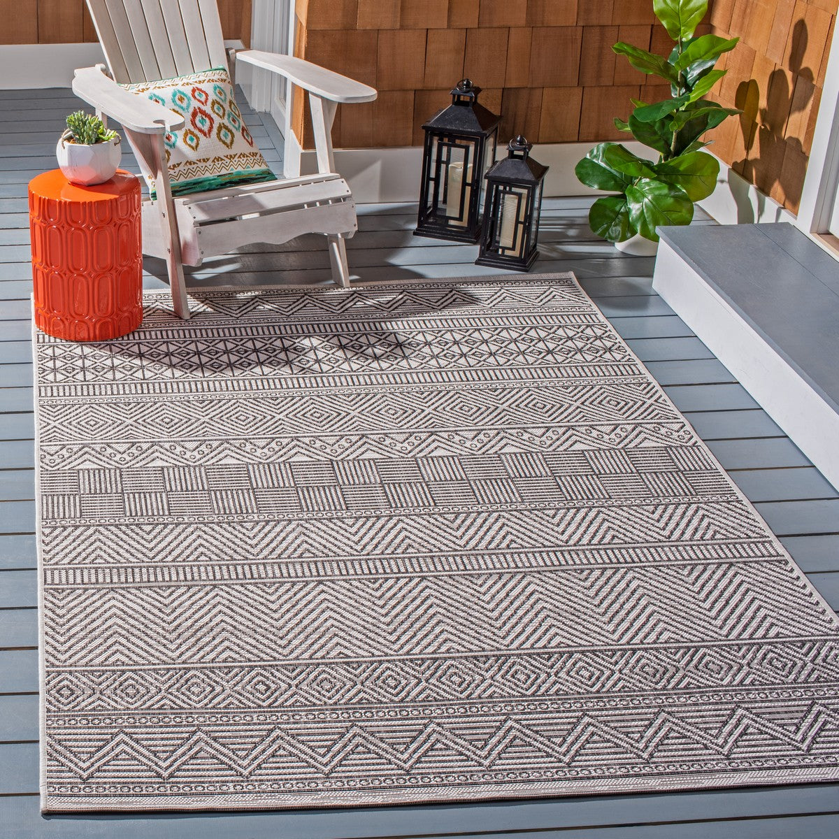  Safavieh Courtyard 8196 Indoor / Outdoor Rug - Ivory / Navy - Bonton