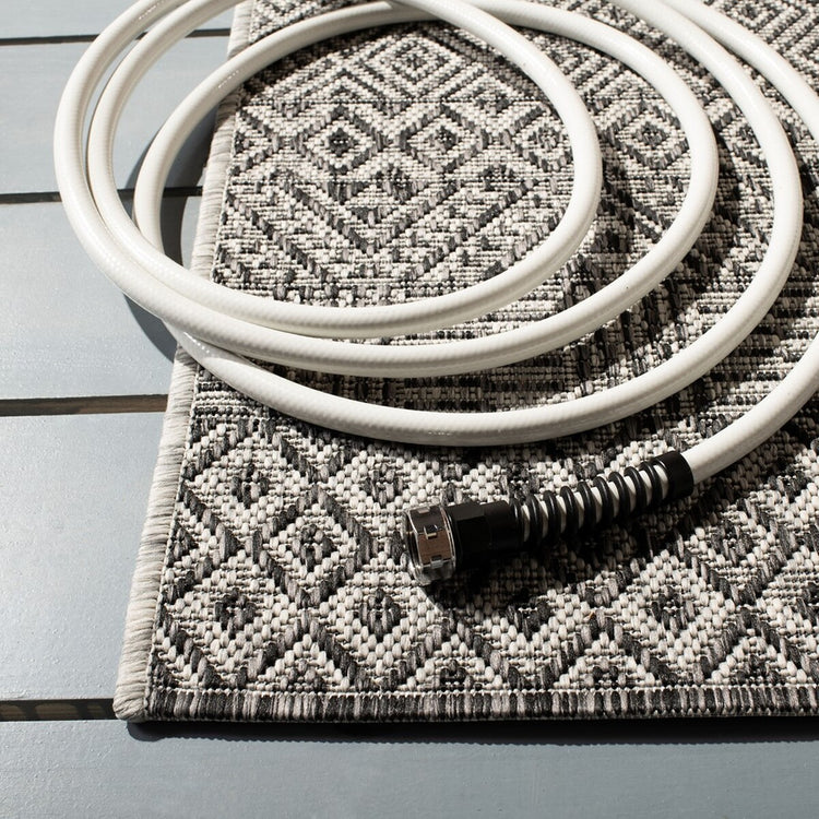 Courtyard 8235 Indoor / Outdoor Rug