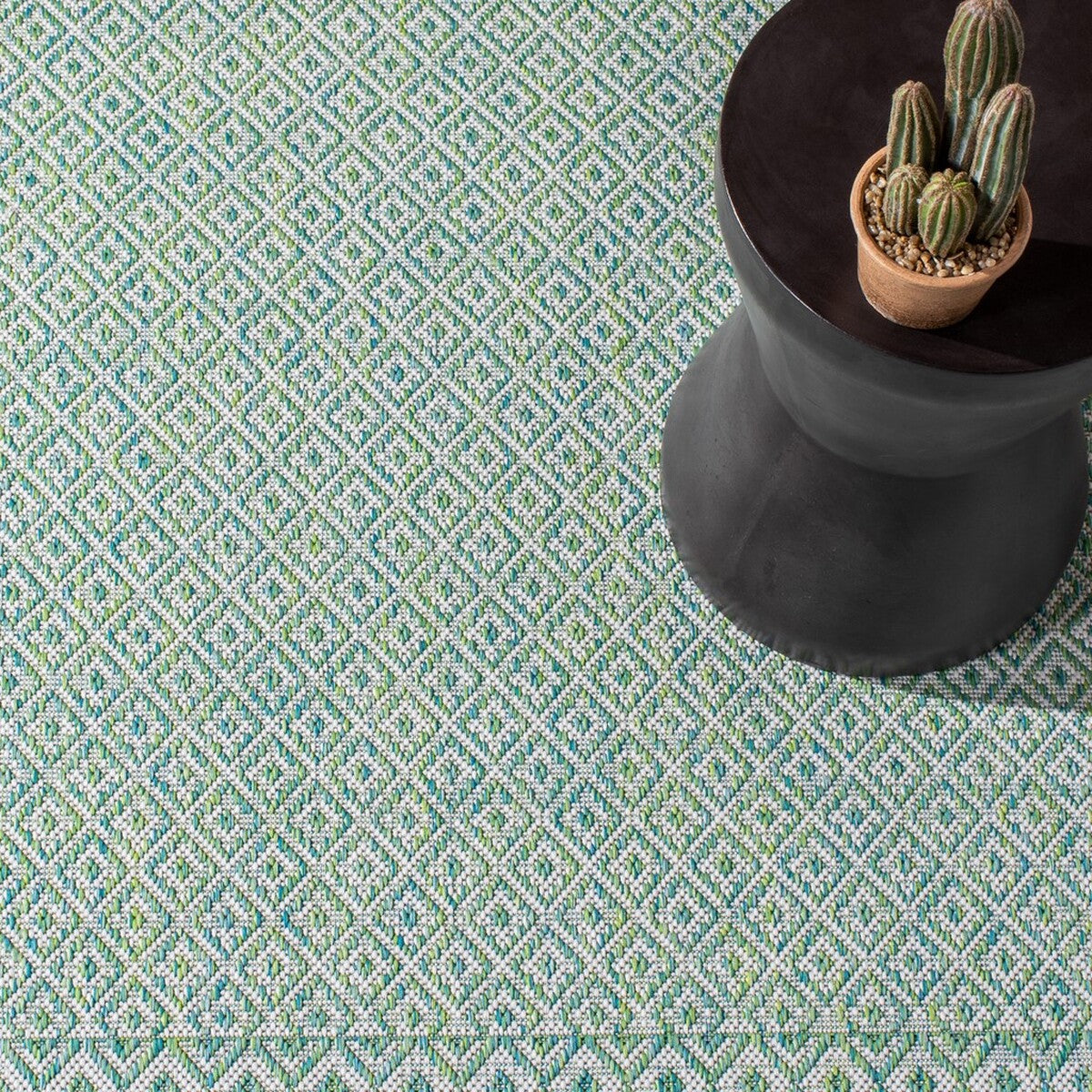  Safavieh Courtyard 8235 Indoor / Outdoor Rug - Aqua / Navy - Bonton