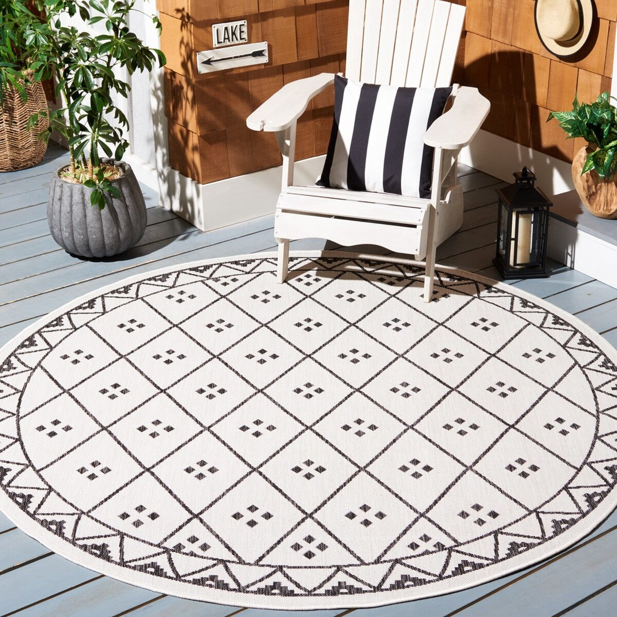  Safavieh Courtyard 8303 Indoor / Outdoor Rug - Black / Ivory - Bonton