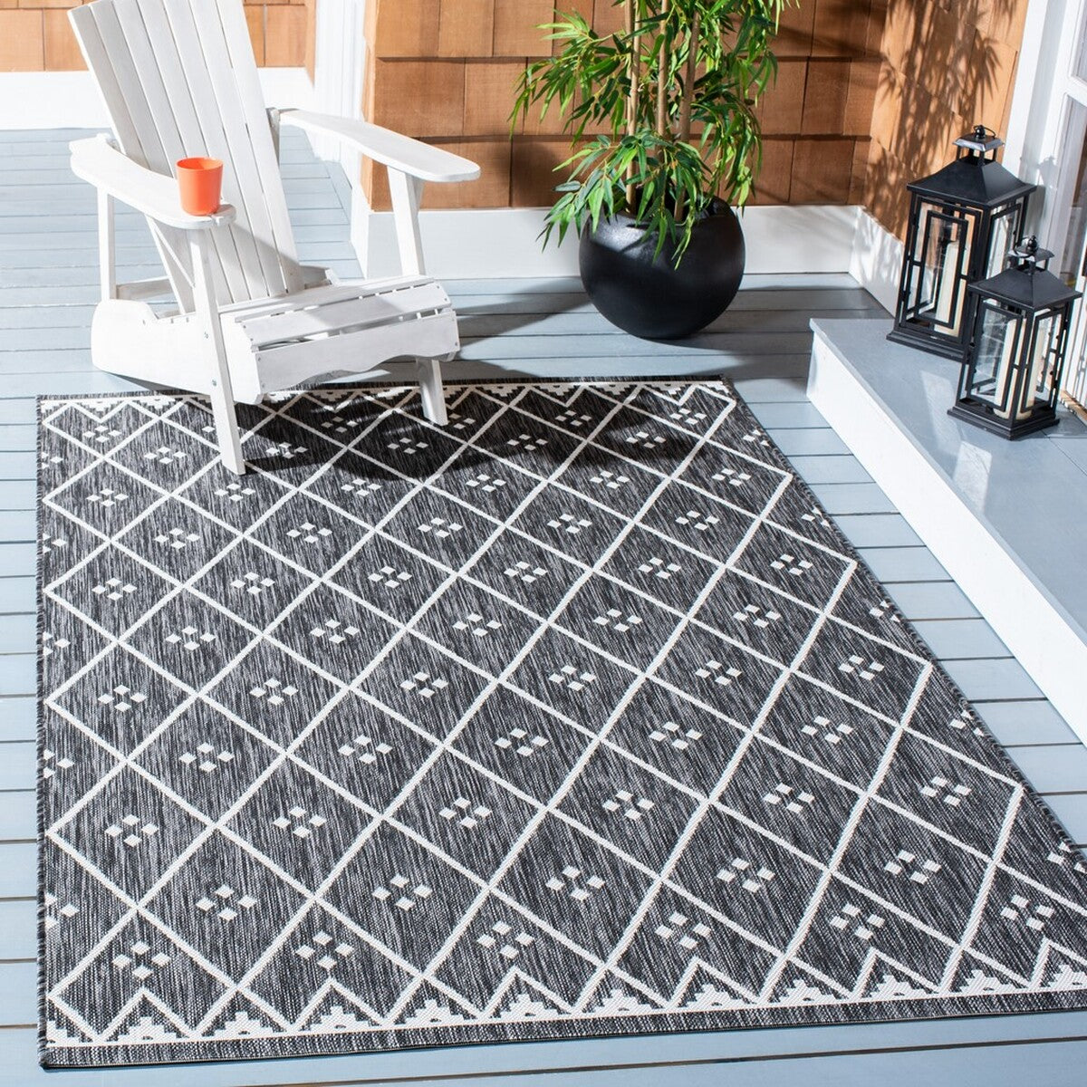  Safavieh Courtyard 8303 Indoor / Outdoor Rug - Black / Ivory - Bonton