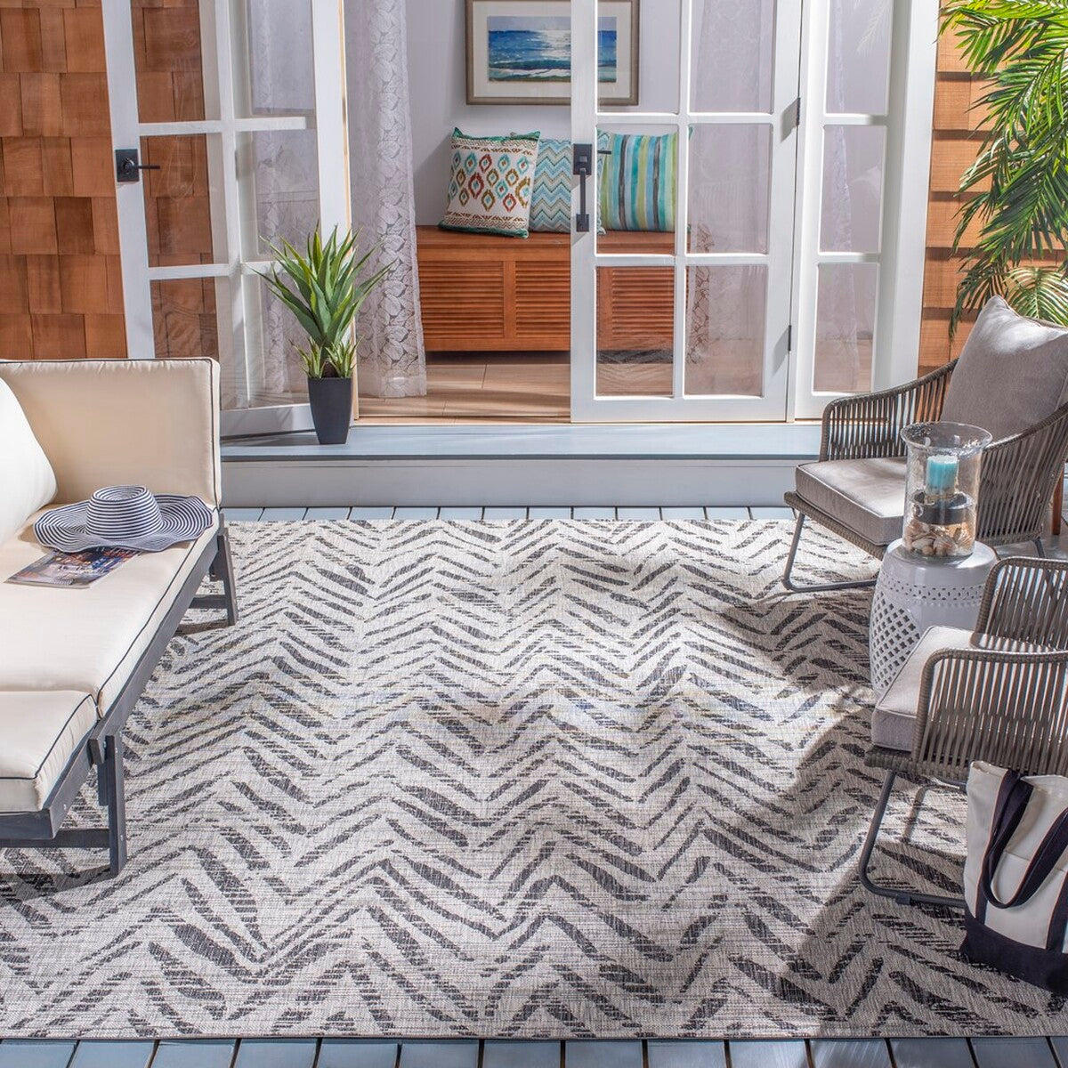  Safavieh Courtyard 8387 Indoor / Outdoor Rug - Grey / Black - Bonton