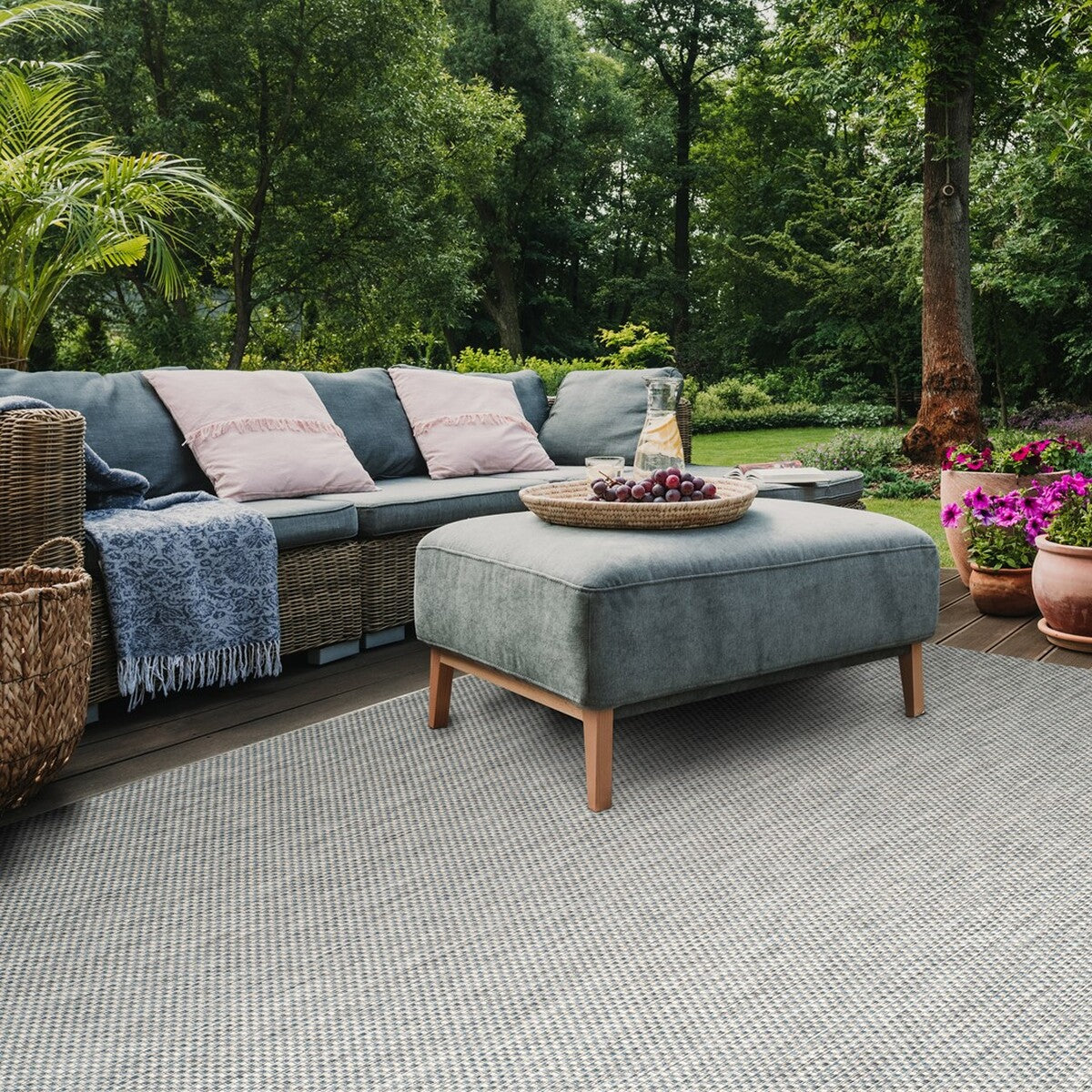  Safavieh Courtyard 8521 Indoor / Outdoor Rug - Grey / Navy - Bonton