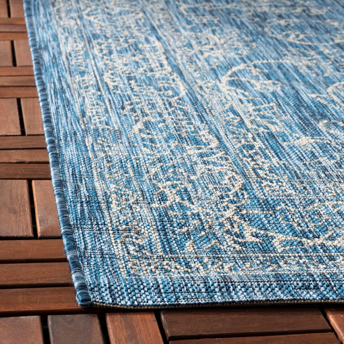  Safavieh Courtyard 8680 Indoor / Outdoor Rug - Aqua / Navy - Bonton