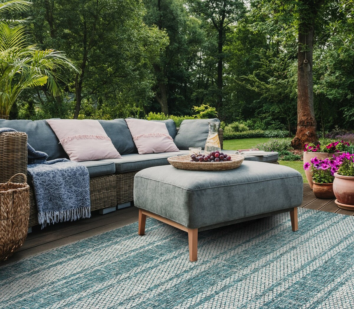  Safavieh Courtyard 8736 Indoor / Outdoor Rug - Light Grey / Teal - Bonton