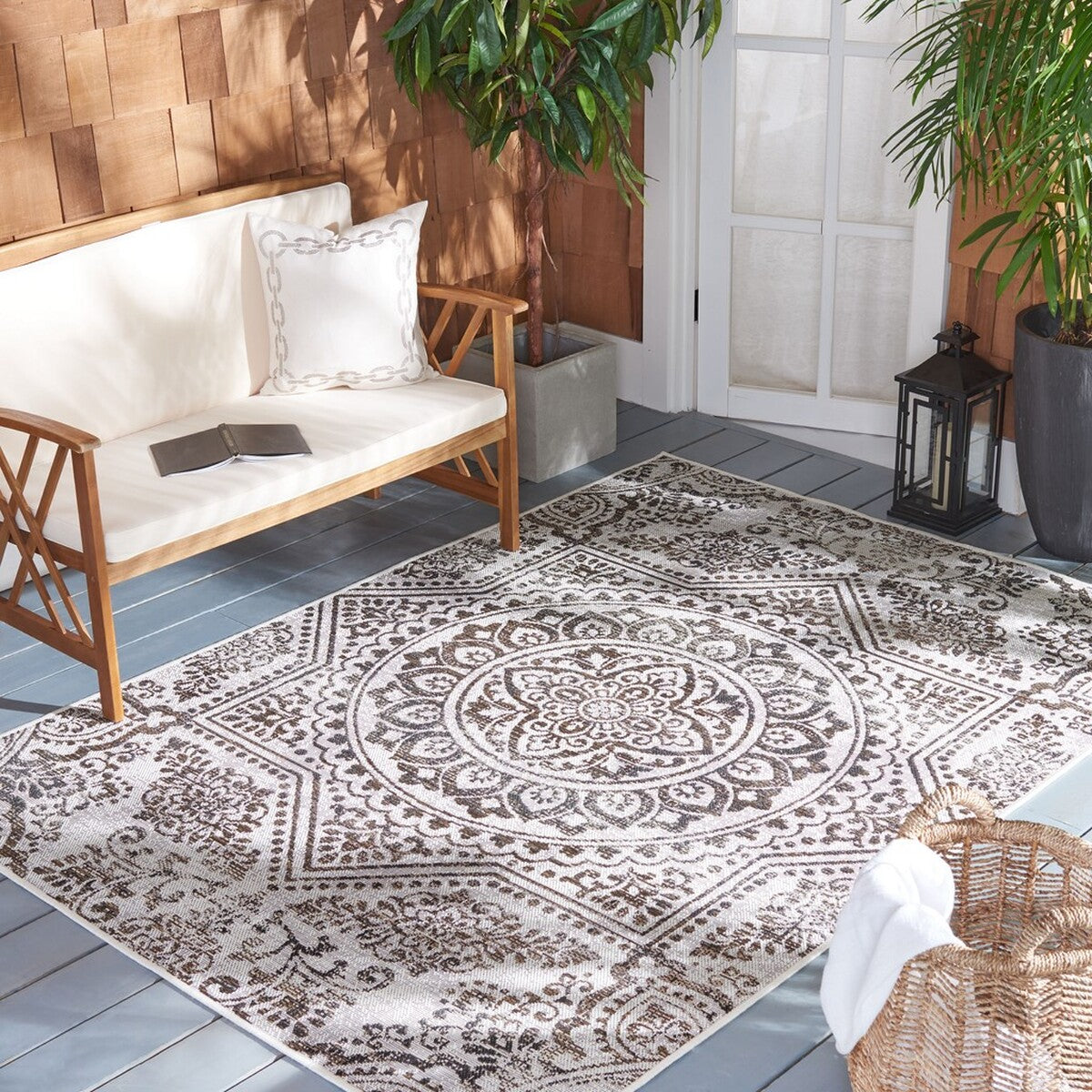  Safavieh Havana 327 Indoor / Outdoor Rug - Light Brown / Black - Bonton