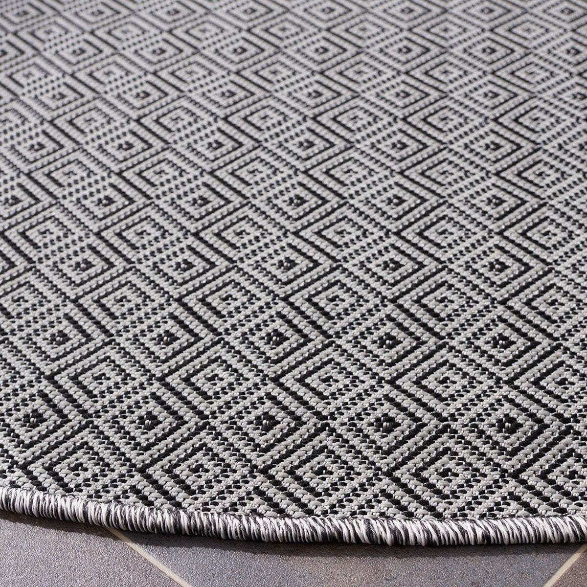  Safavieh Hampton 230 Indoor / Outdoor Rug - Grey / Black - Bonton