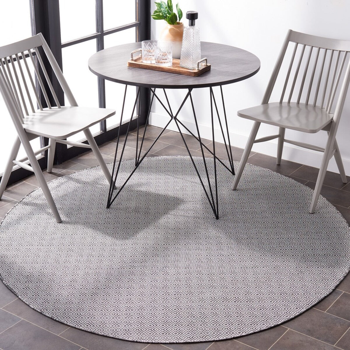  Safavieh Hampton 230 Indoor / Outdoor Rug - Ivory / Black - Bonton